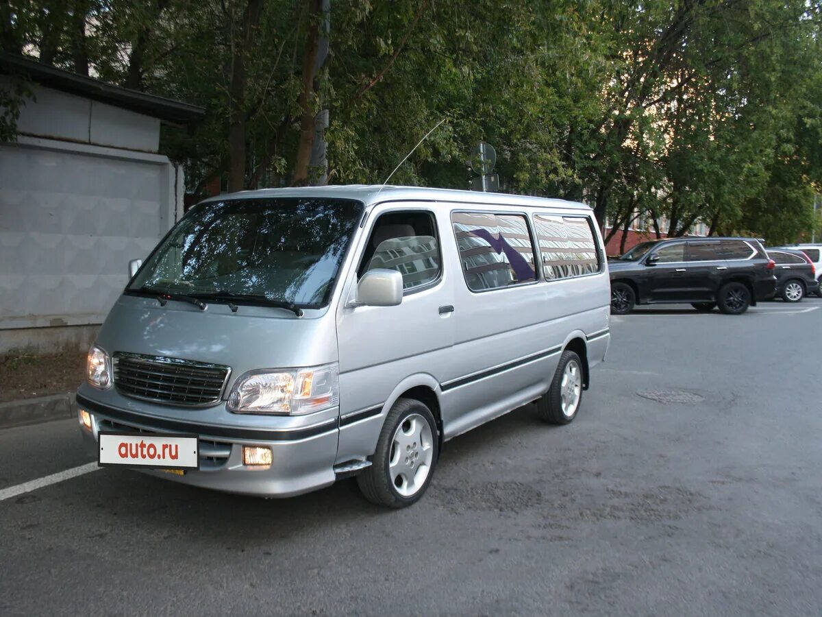 Toyota hiace цена. Toyota Hiace h100. Toyota Hiace h100 минивэн. Toyota Hiace h100 2000. Тойота Хайс h100 2003.