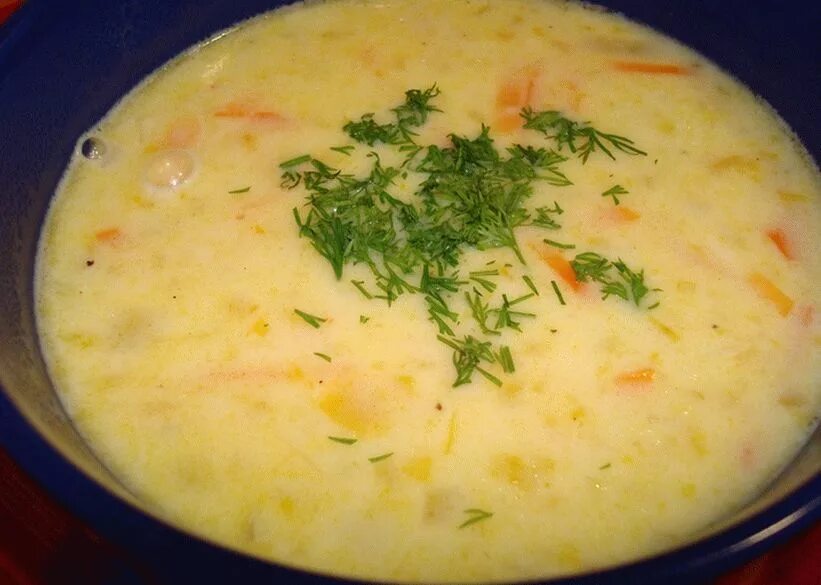 Простой рецепт супа с сыром. Сырный суп (из филе курицы). Суп сырный из плавленного. Сырный суп из плавленных сырков. Суп с плавленным сыром.