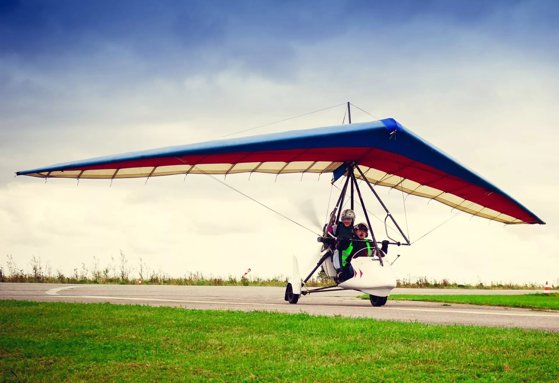 Дельталет комета. Дельтаплан 1948. Дельтаплан 1948. Мотодельтаплан 3х местный. Дельтаплан планёр.