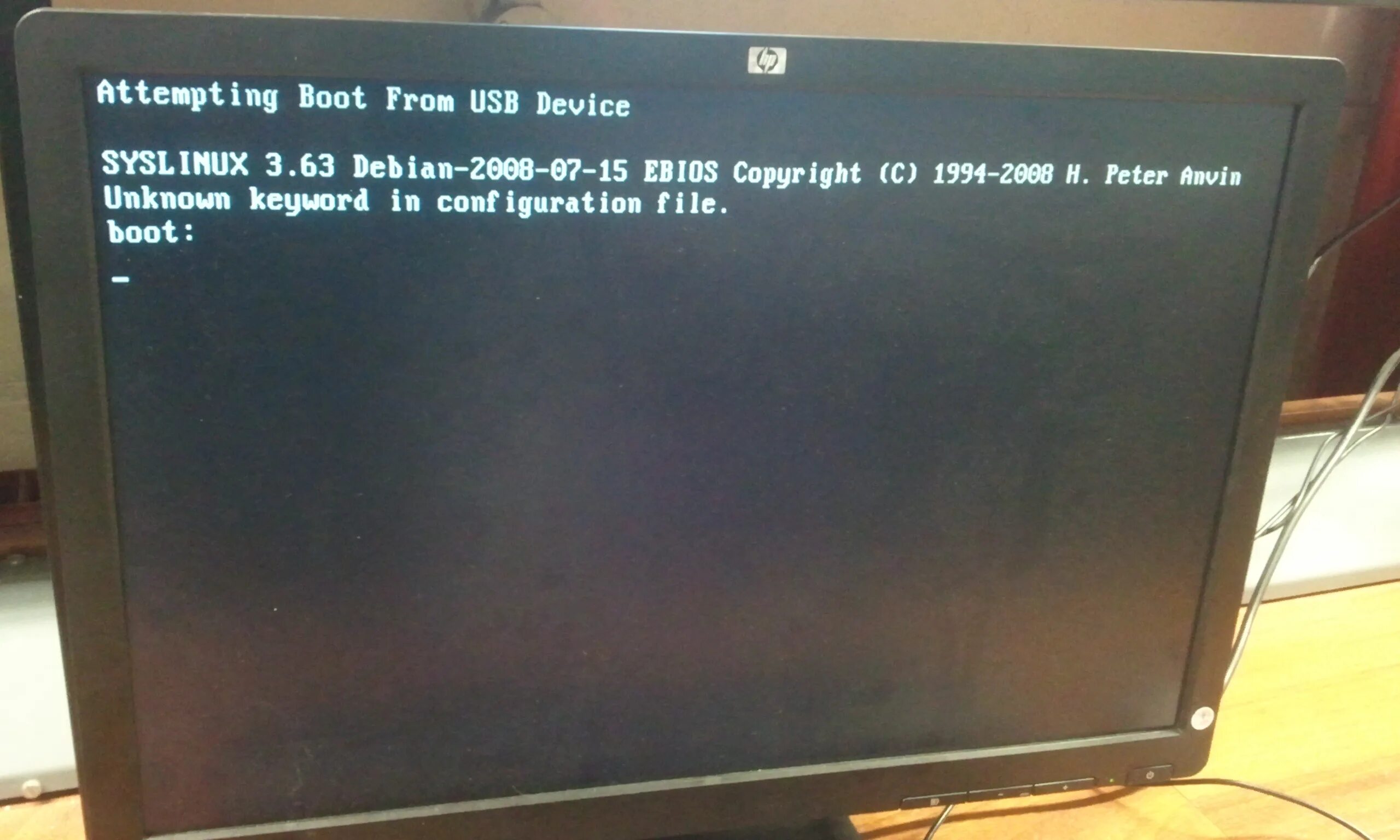 Boot attempt. Ошибка при загрузке с флешки. Attempting Boot from USB device. Syslinux. Start booting from USB device.