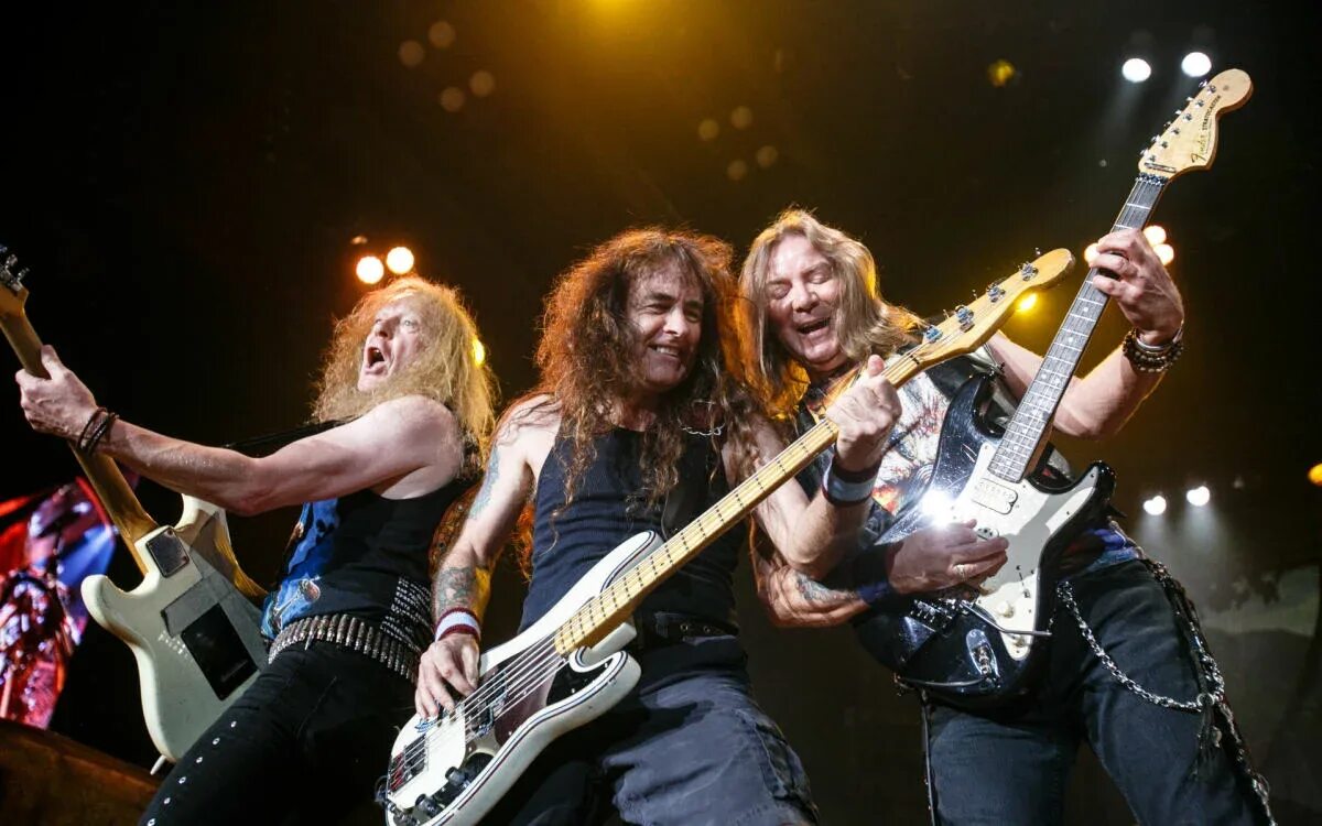 Iron maiden live 1986. Группа ирон майден. Demon maid. Айрон мейден группа айрон. Айрон мейден группа айрон.