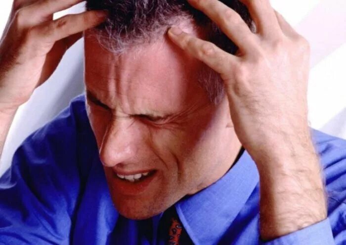 Появляются тошнота сильные головные. Головная боль. Боль в голове. Причины головной боли. Страшные головные боли.