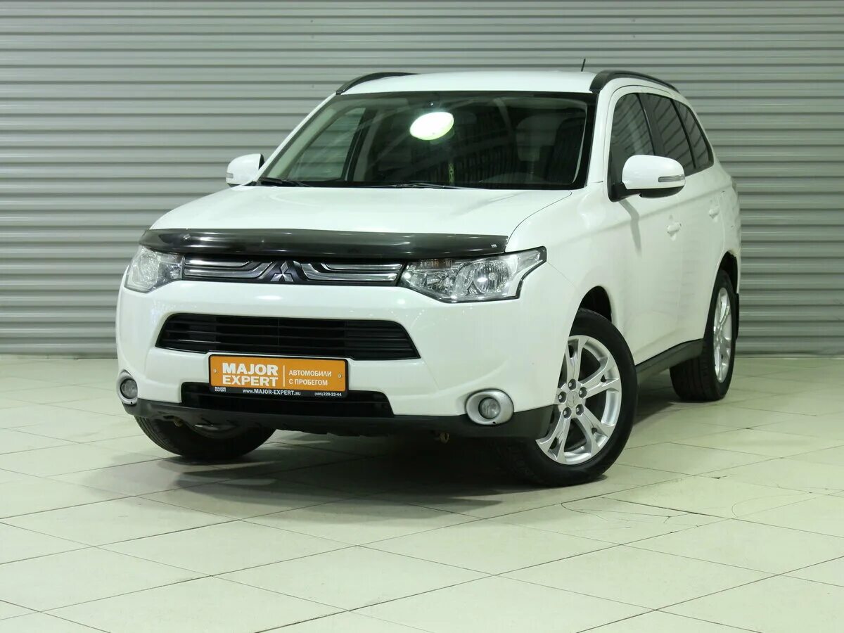 Аутлендер купить бу в россии. Mitsubishi Outlander 3 2012. Митсубиси Аутлендер 2012. Митсубиси Аутлендер 3 2.4. Mitsubishi Outlander 2012 года.