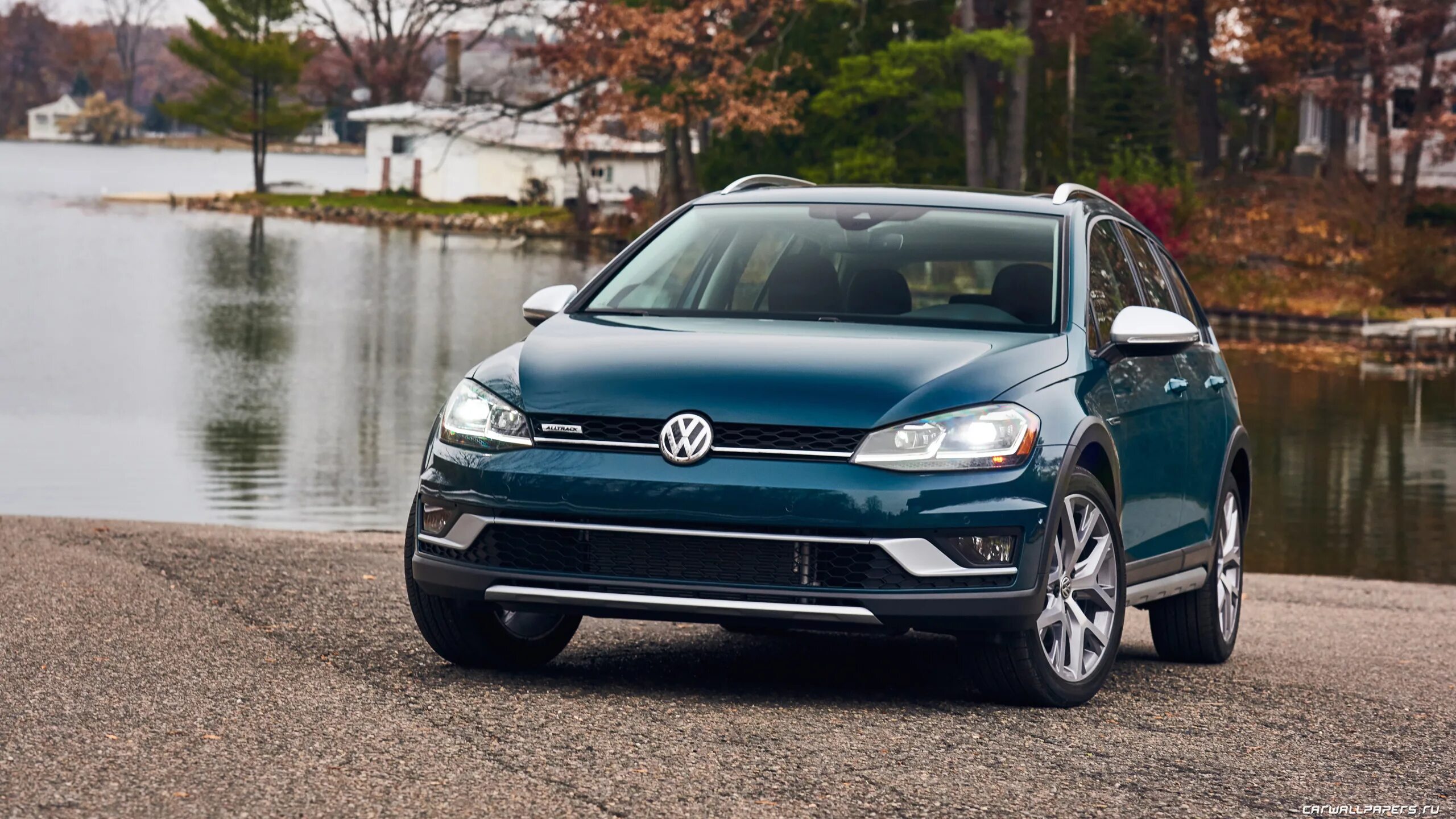 Volkswagen страна. Фольксваген Golf Alltrack. Golf 6 Alltrack. Volkswagen_Golf_Alltrack_2019. Golf Alltrack 2017.