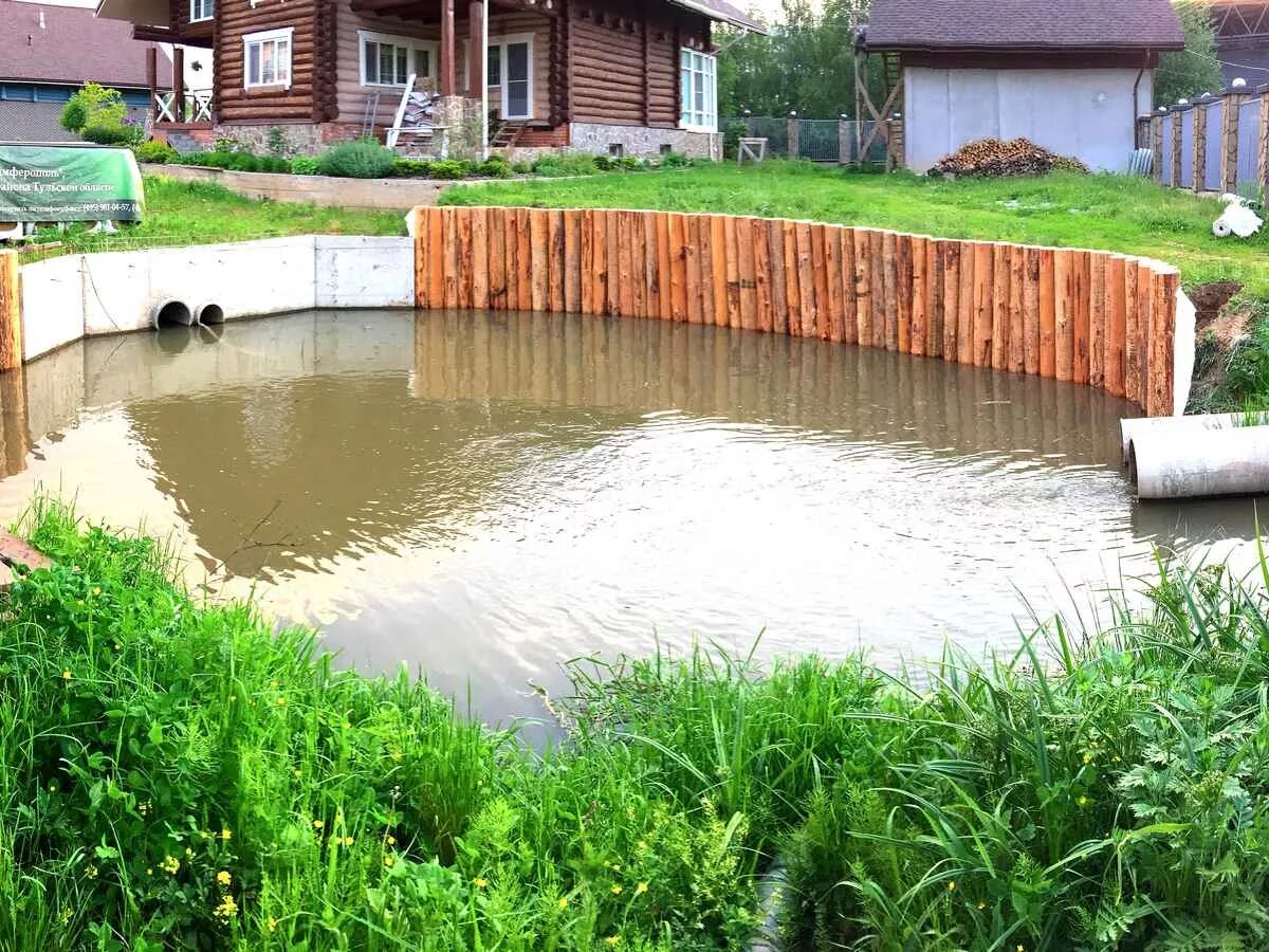 Вода стоит во дворе