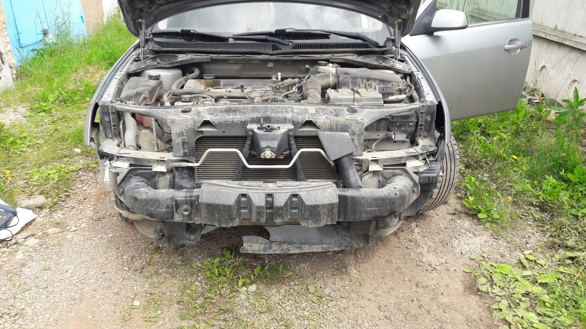 Снять бампер мондео 3. Mondeo 4 без бампера. форд мондео 3 без бампера. mondeo 2 без бампера. мондео 1996 без переднего бампера.