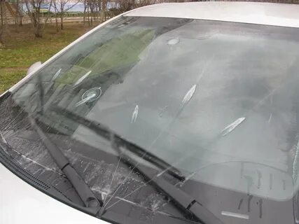 Лобовое стекло брызгает