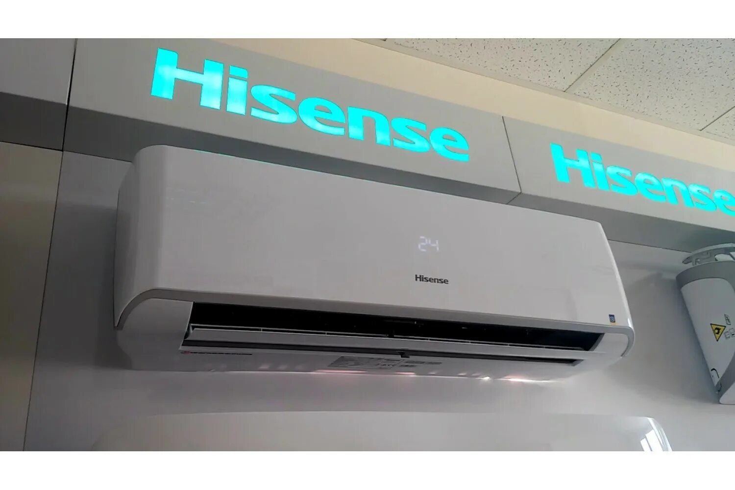 Сплит системы hisense в москве. Кондиционер Hisense 12 Low Voltage. Кондиционер Hisense 12 Inverter r32. Hisense 12 TQ кондиционер. Сплит система Hisense as-12hr4svdtd.