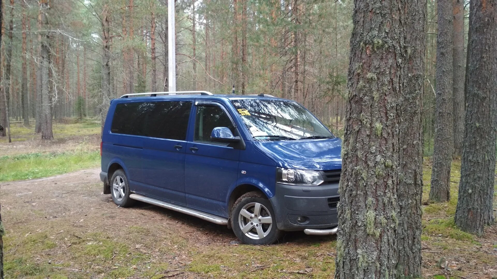 Фольксваген Каравелла синий. VW Caravelle 2021 синий. Темно синий Фольксваген Каравелла. Каравелла 771.