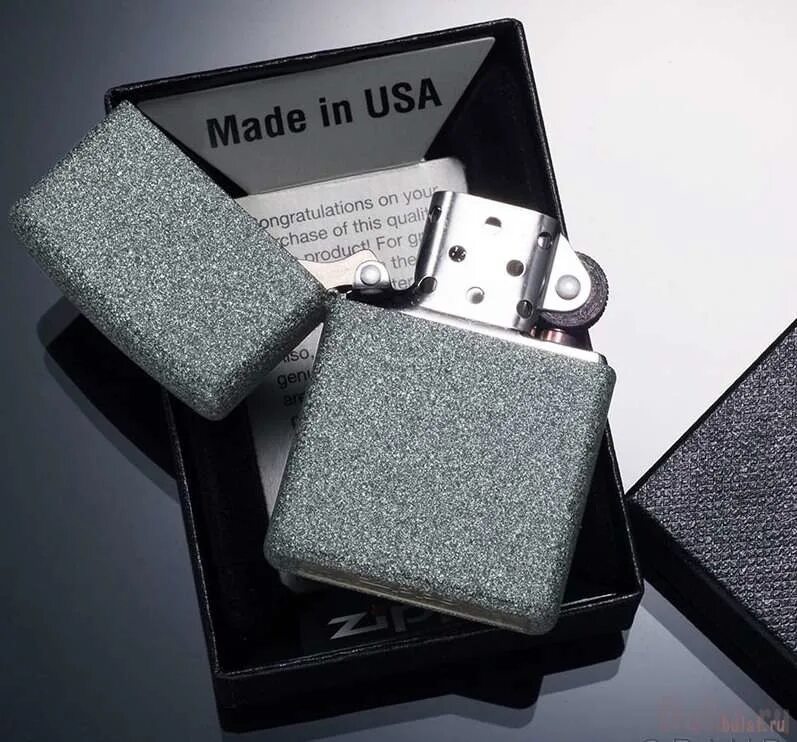 Как отличить zippo. Zippo 211. Зажигалка зиппо оригинал. Zippo 211 Snakeskin снизу. Zippo 29519.