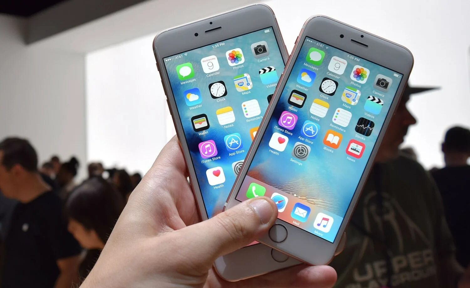 Самый лучший айфон. Какой сейчас популярный айфон. Айфон 15 фото. Apple iphone 12. Iphone 12 pro max 2020.