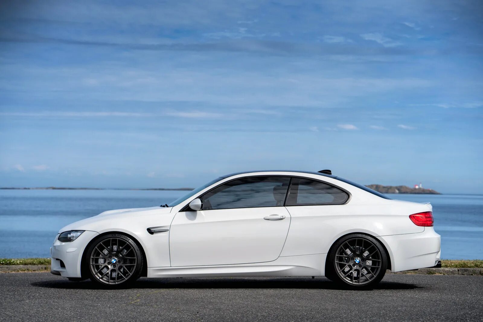 Бмв фото сбоку КРИК ДУШИ! BMW 3 series Coupe (E46), 3 л, 2003 года своими руками DRIVE2