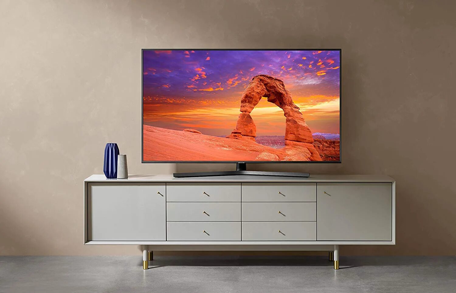 Бюджетный телевизор 50 дюймов. Samsung TV 65 дюймов. Телевизор Xiaomi mi TV a2 50.