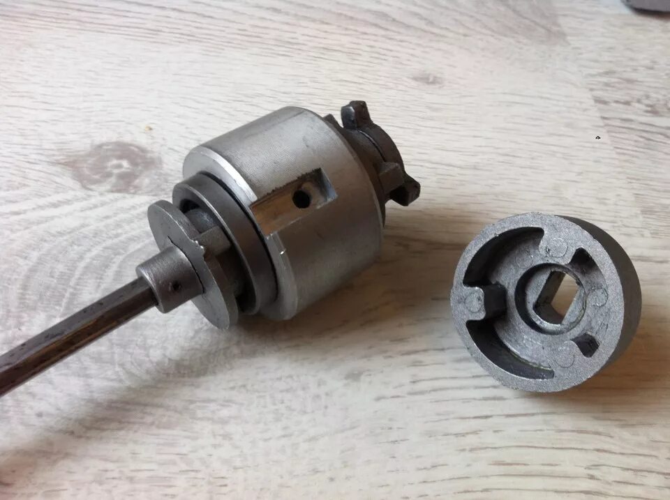 Тормоз для автомобильной лебёдки. Тормоз лебедки электрик винч 12000. Тормоз лебедки electric winch cmh3000. Тормоз лебёдки winch 12000lh. Тормоз электрической лебедки.