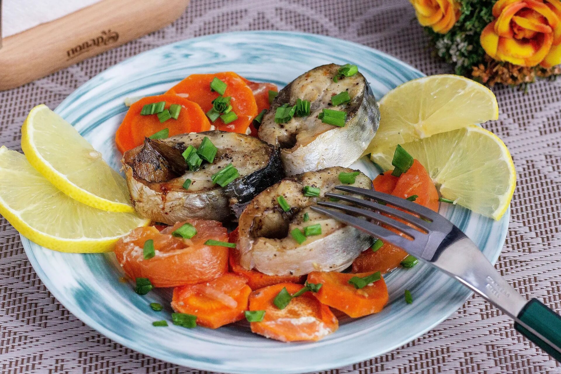 Рецепт вкусной скумбрии с овощами