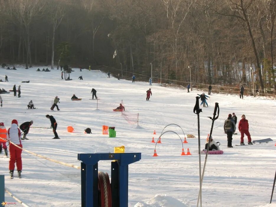 Комета приморский край горнолыжная база. Комета лыжная база владивосток. Комета лыжная база владивосток. Центр отдыха комета владивосток. Комета приморский край.