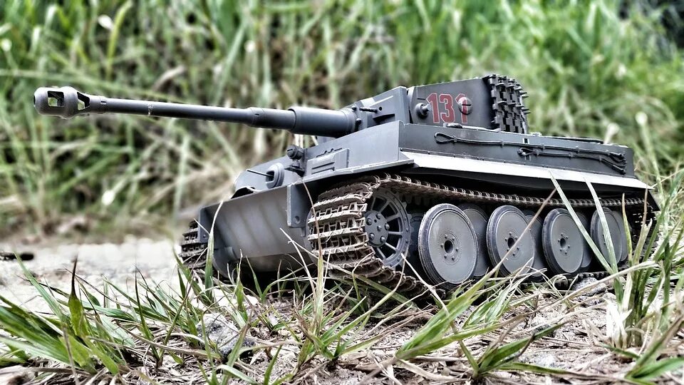Немецкие танки в севастополе. Увидел танк. Т34-85 танк победы. Т34-85 танк победы. Увидел танк.