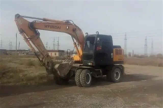 Hyundai 1400. Хундай 1400w7. Hyundai 1400 экскаватор. Экскаватор Хундай 1400 w7a ижектр. Ход экскаватора Хундай 1400 w-7.