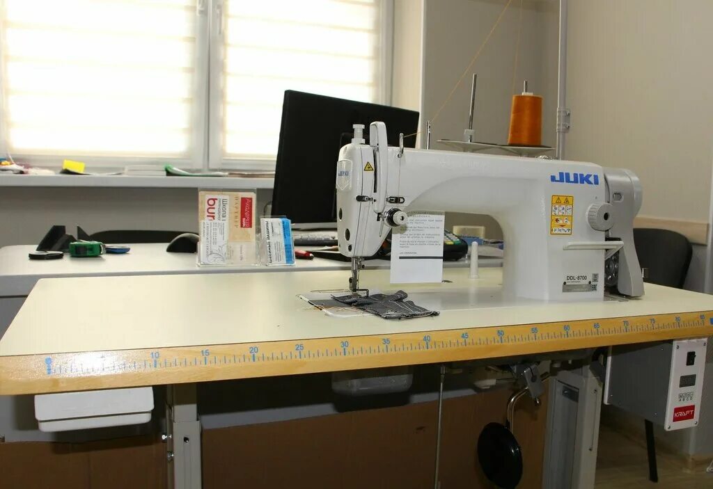 сборка стола juki 8700. промышленная машина juki со столом. джуки ddl  8100 е. машинка juki ddl-8100e. швейная машина juki ddl-8700.