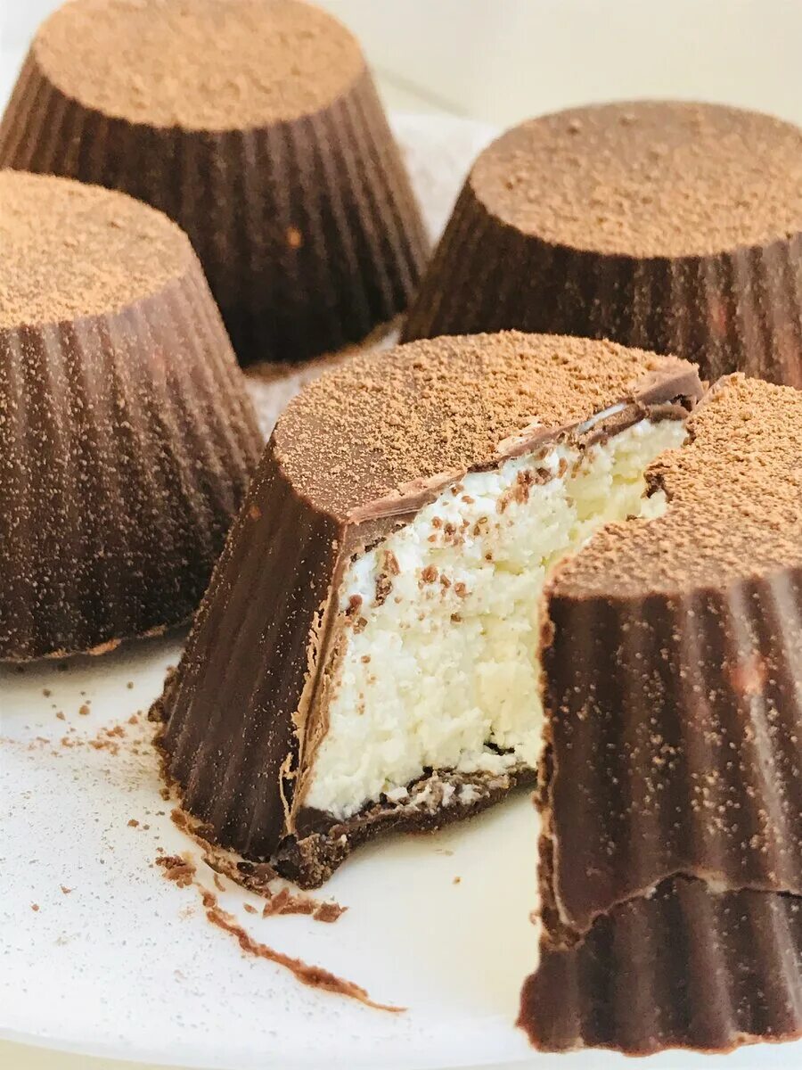 Сырок творожный глазированный. Сырки глазированные своими руками. Глазированные сырки форма. Как сделать домашние глазированные сырки. Домашние творожные сырки в шоколаде.