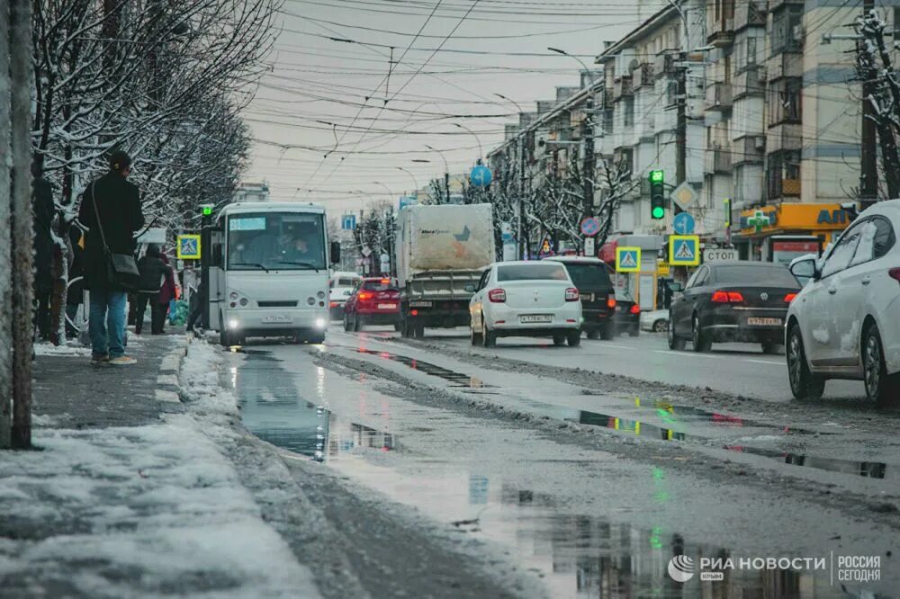 Симферополь за 1 день. Симферополь снегопад. Симферополь зима. Снег в Симферополе. Крым Симферополь снег.