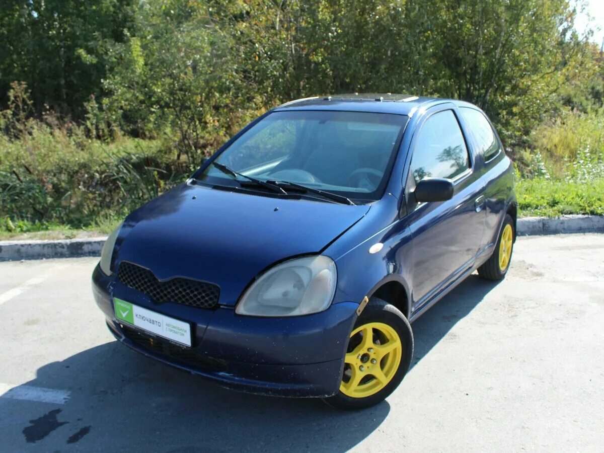 Ярис 2000 год. Toyota Yaris 2000. Тойота Ярис 2000 года. Тойота Ярис 2000 синяя. Toyota Yaris 2000 год.