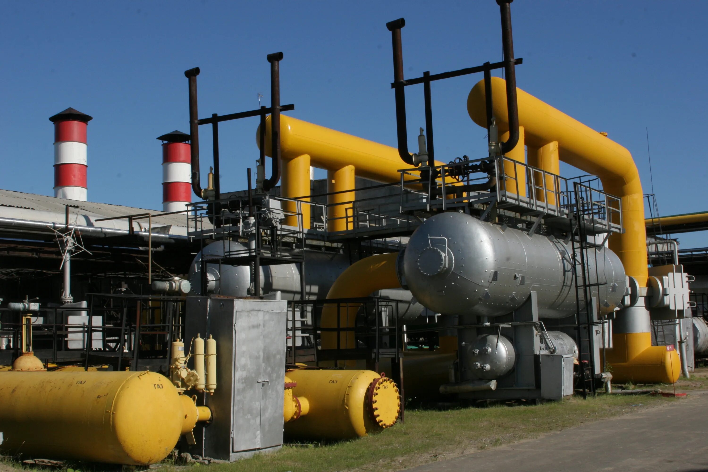 особенности производства электроэнергии. нефтехим чешская промышленность. химическая промышленность. энергетик профессия. продукция энергетических предприятий.