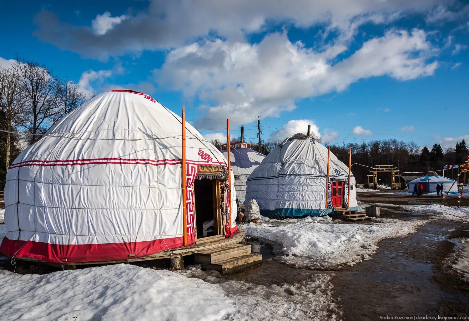картинки юрты. войлочная юрта алтайцев. внутри юрты казахстан. бурятская юрта сзади. якутск юрта.