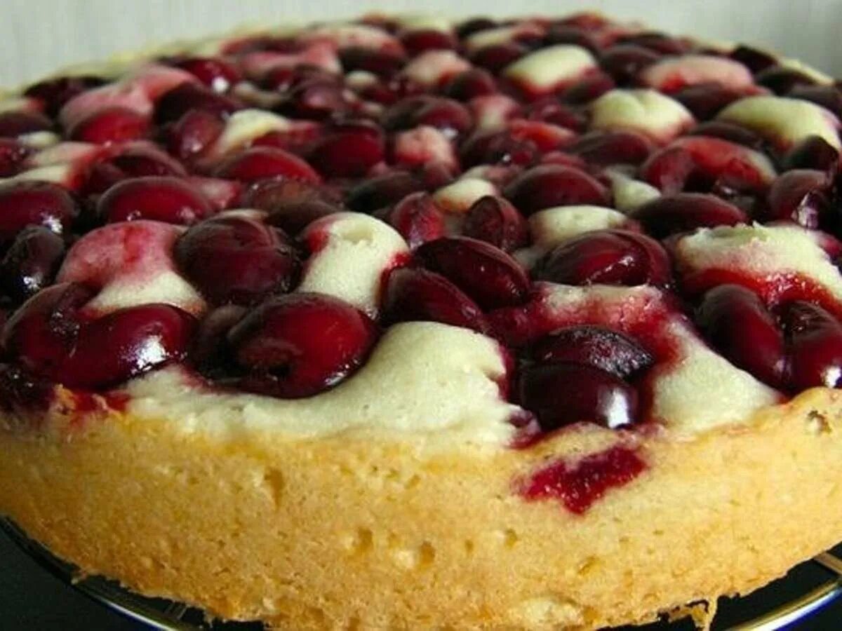Самый быстрый и вкусный пирог. Пирог с вишней. пирог с черешней. вишня для пирога. домашний пирог с вишней.