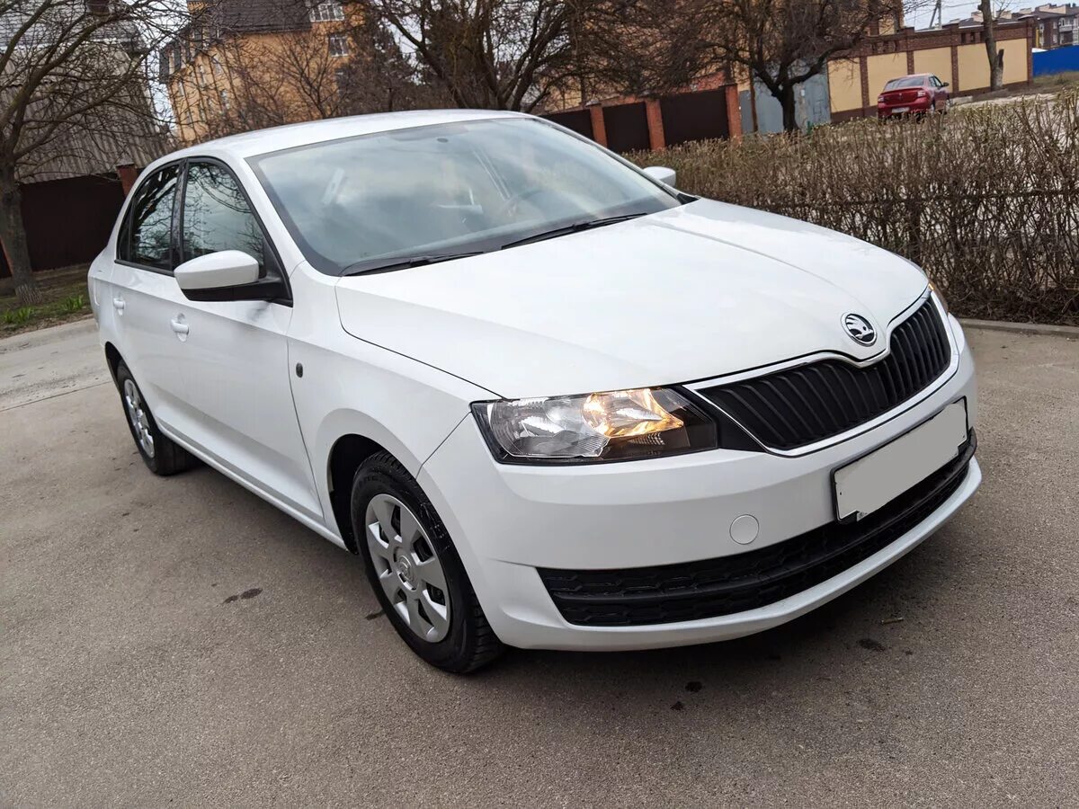 Купить шкоду рапид 2017 года. Рапид 2017. Skoda Rapid 90 л.с. Рапид 2017г. Шкода Рапид 2017 год белый механика.