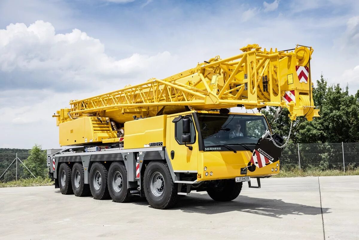 Мобильные автокраны. Liebherr LTM 1130-5.1. Автокран Liebherr LTM 1130. Автокран Liebherr LTM 1130-5.1. Liebherr 1130-5.1.