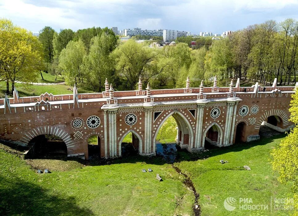 Баженов мост Царицыно. Большой мост через овраг Царицыно. Большой мост усадьба Царицыно. Фигурный мост Баженов в.и Царицыно. Каменный мост где