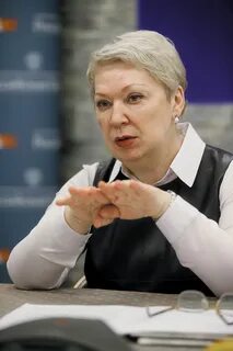 Министр просвещения это