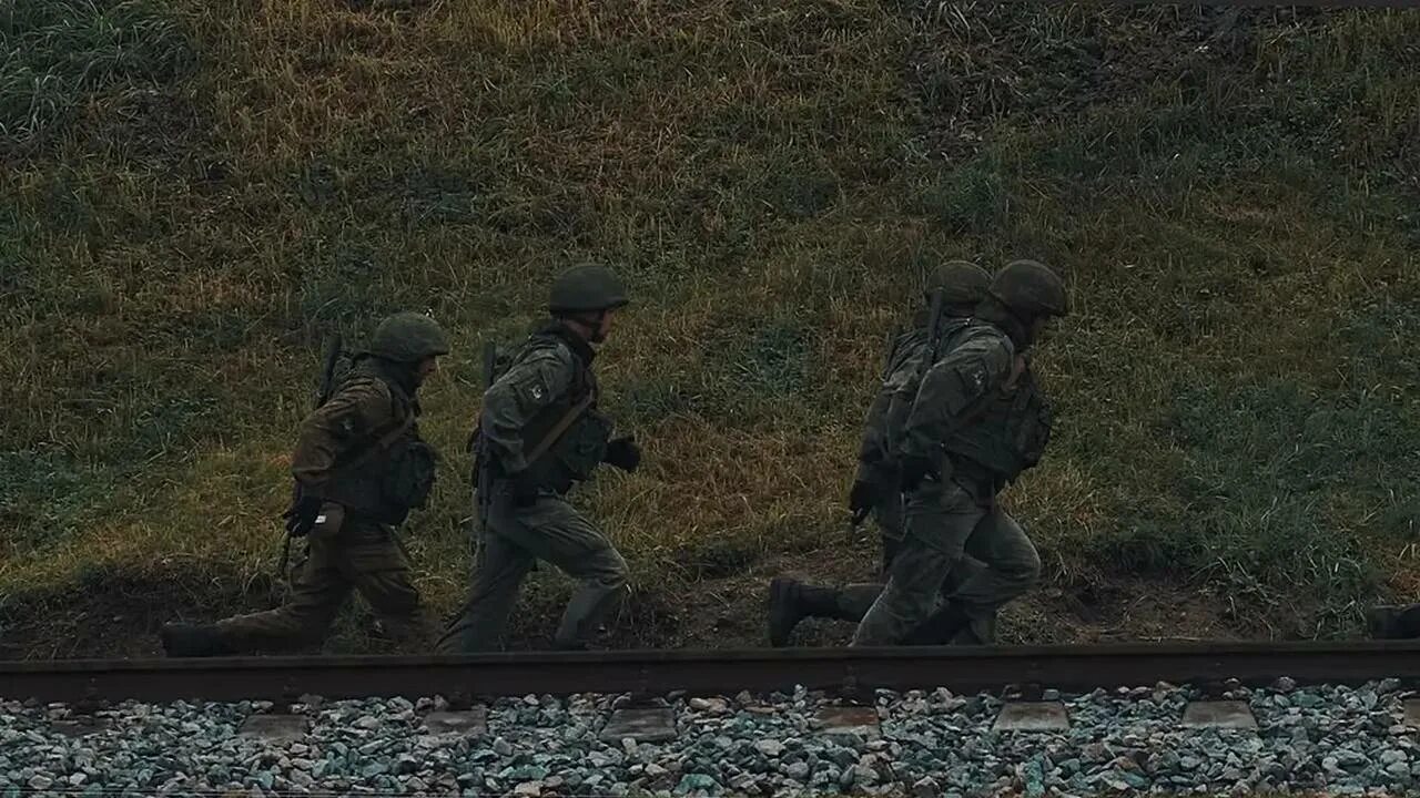 Ольховатка курская дуга. Военно-историческое реконструкция курской боя. А под курском бои слушать. Поныри курская битва. Видео бои на курской границе.