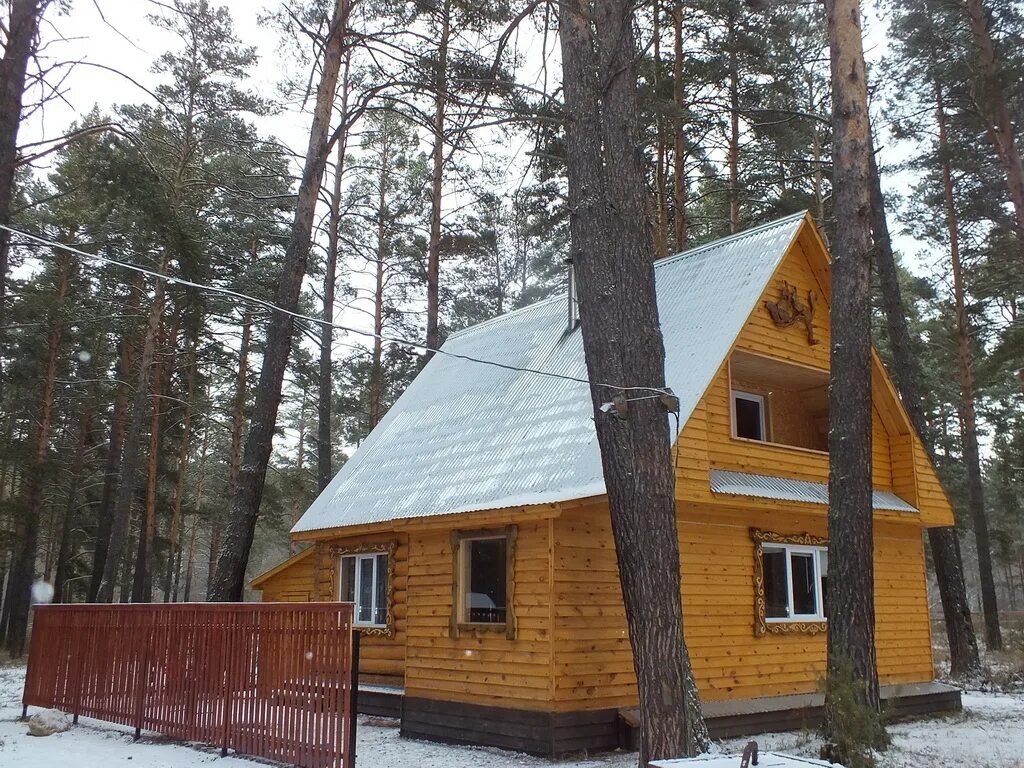 Снять белорецк. Осетровский пруд Белорецк база. Осетровский пруд Белорецк база отдыха. Башкирия Осетровский пруд. Осетровский пруд Белорецк зимой.