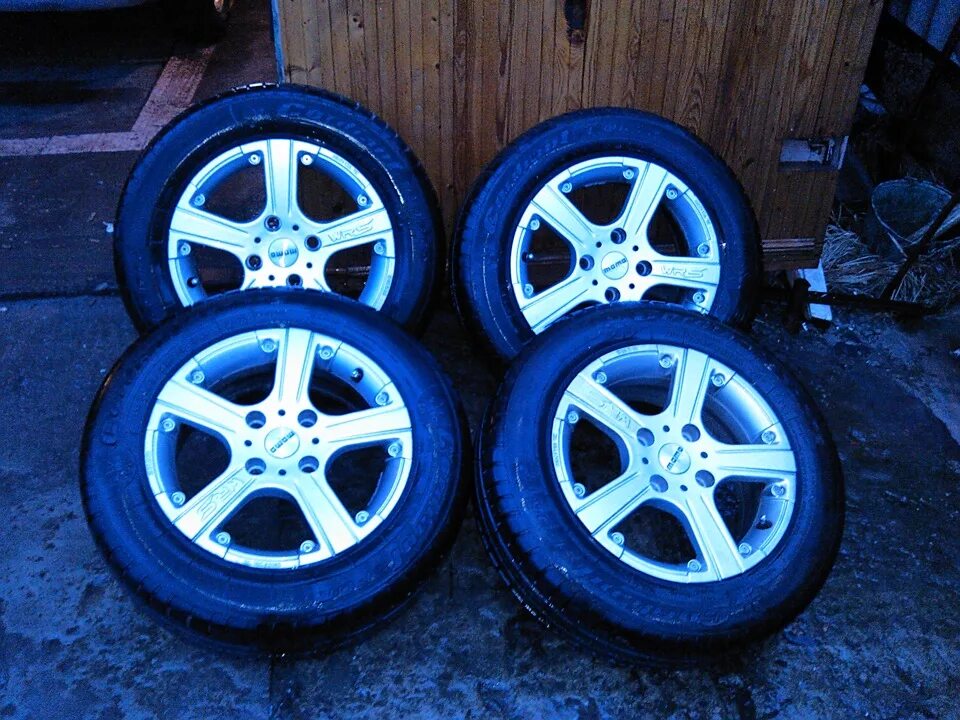 Momo r15. Momo r17 4x114.3. Диск Momo 4x114.3 r15. Диски МОМО р15. R15 4x 114.3 купить