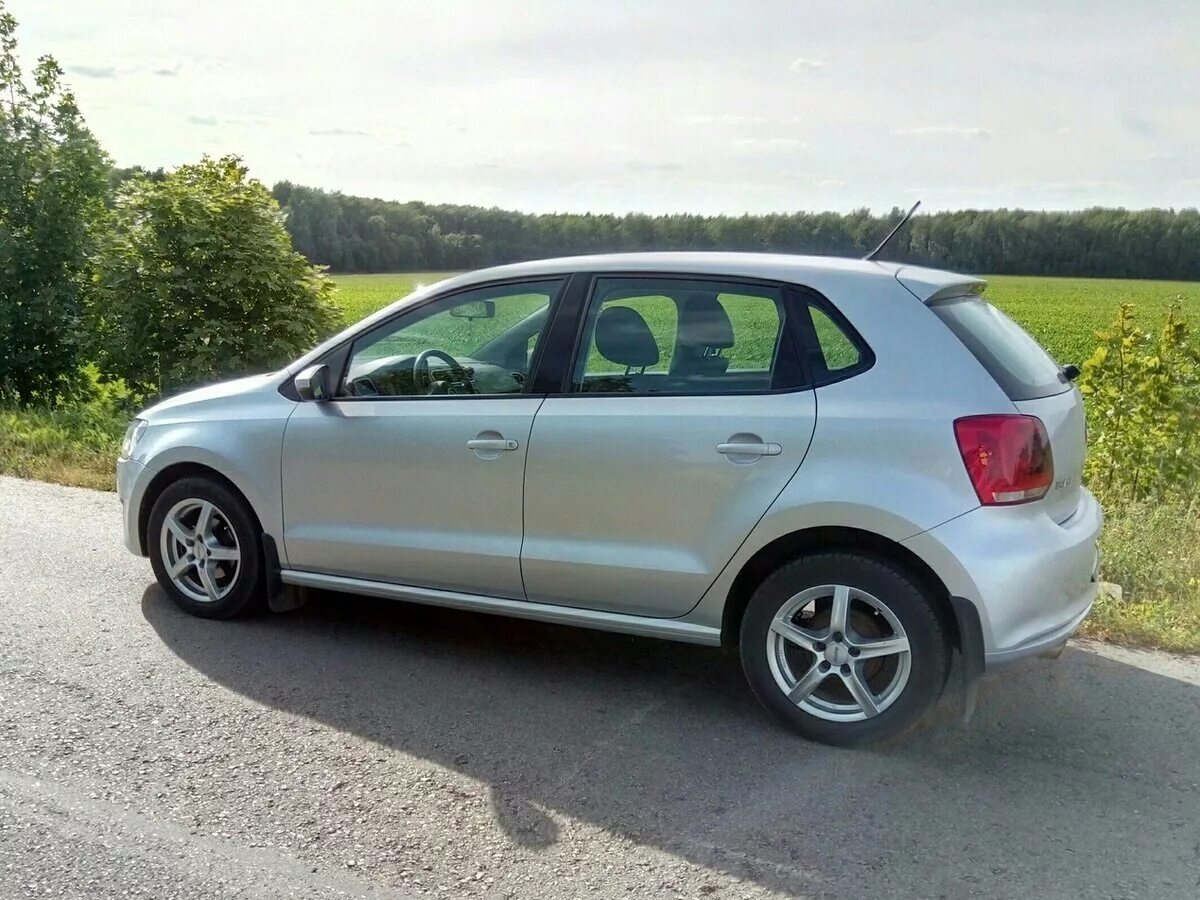 Поло хэтчбек 2010. Volkswagen Polo 2010 хэтчбек. VW Polo Hatchback 1.4 2010. Volkswagen Polo 2010 хэтчбек 1.4. Фольксваген поло хэтчбек 2010.