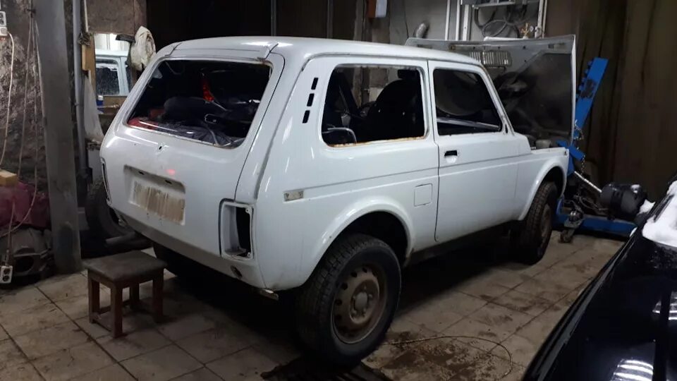 Кузов с завода нива 2121. Кузов с завода нива 2121. Кузов 1 комплектации ваз 21213. Кузов 1 комплектации ваз 21213. Кузов с завода нива 2121.