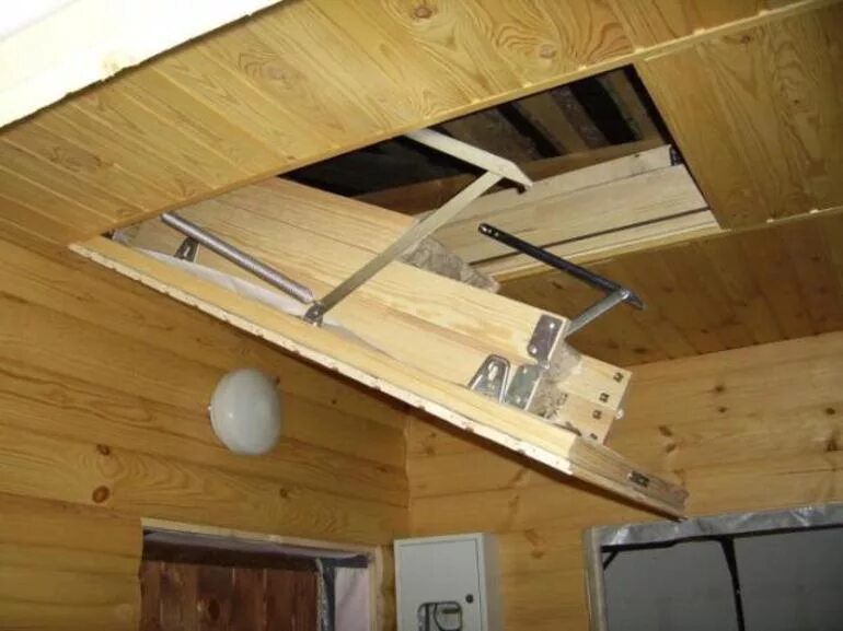 Как сделать люк на чердак дома. Утепленный лаз на чердак. Утепленный лаз на чердак. Утепленный лаз на чердак. Люк на чердак снизу.