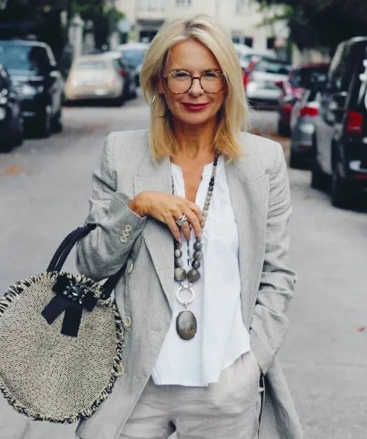Одежда для женщин после 50. Элегантная женщина в возрасте. Современная женщина 50 лет. Стильная одежда для женщин элегантного возраста. Современная женщина 50 лет.
