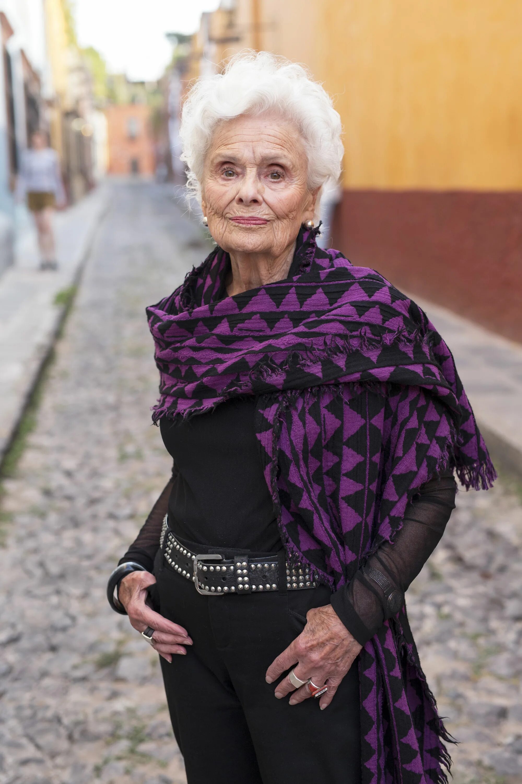 Женщины в возрасте м. Дафна селф. Дафна селф 85-летняя модель.