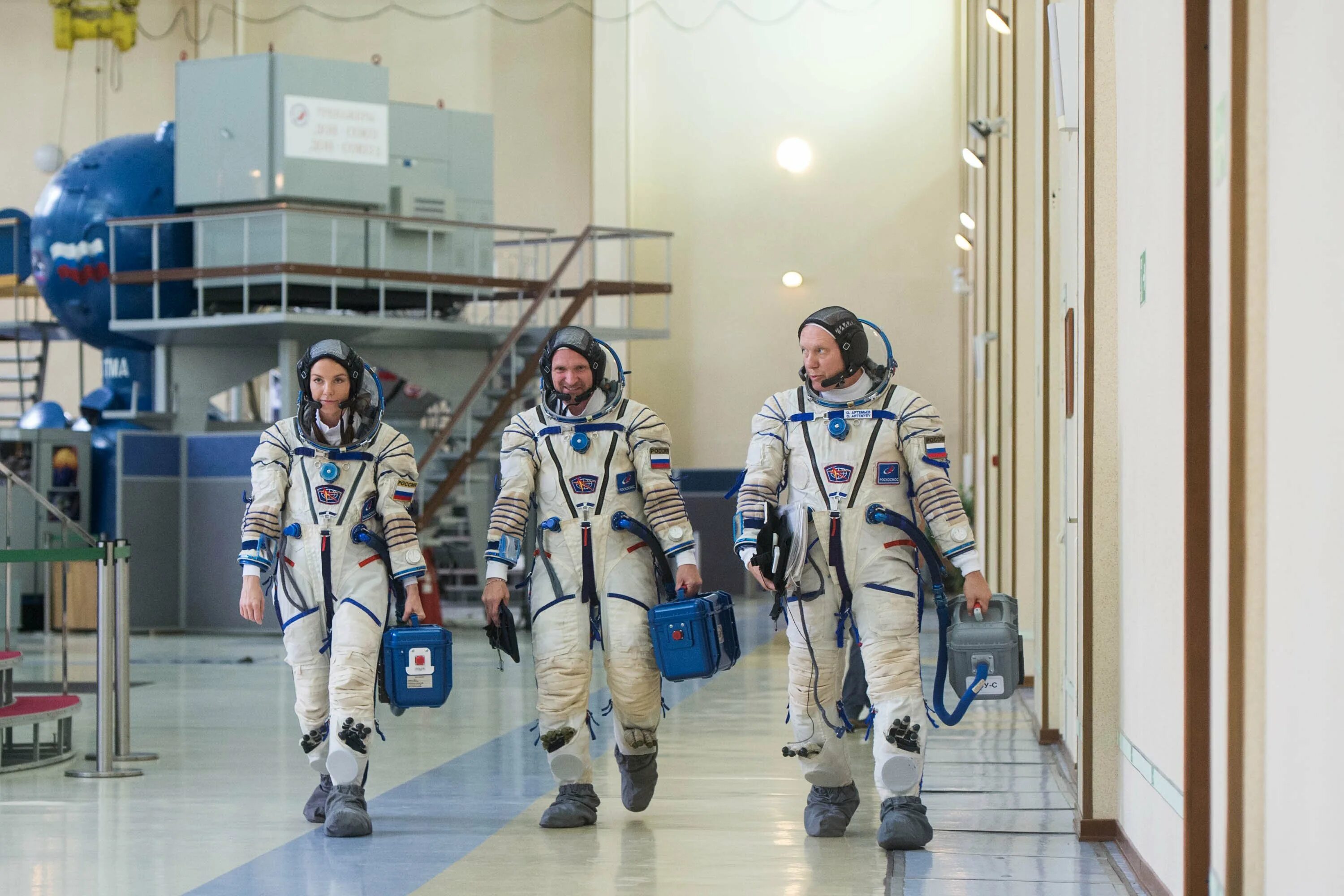 Кто из космонавтов 1 вышел. Космонавтика России. Подготовка к космосу. Кого берут в космонавты фото.