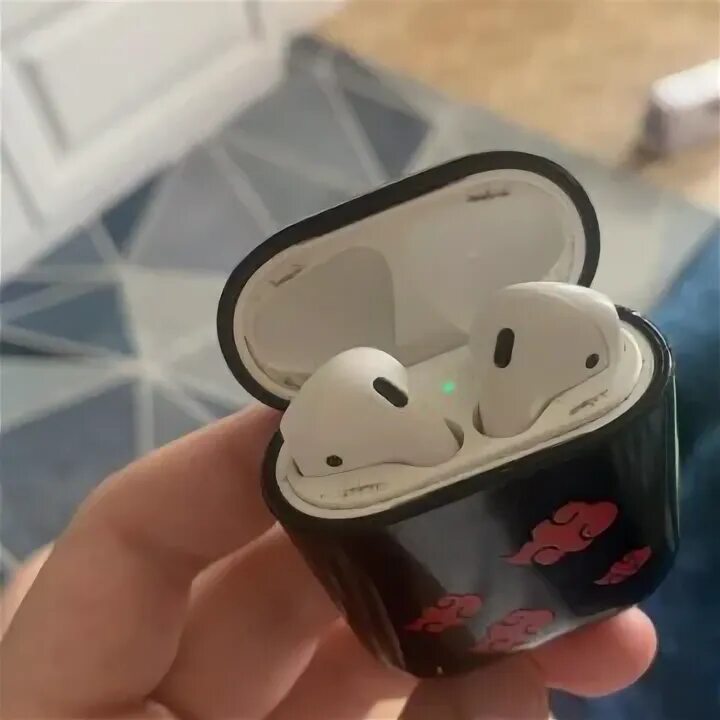 Airpods 1 оригинал. Наушники AIRPODS. Аирподс 1. Аирподсы оригинал. AIRPODS 1.