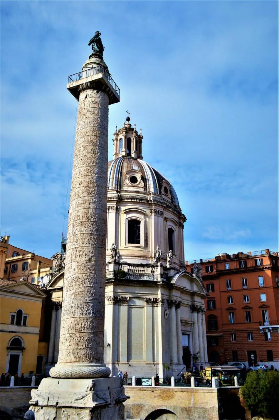 Колонна траяна в риме архитектор аполлодор из дамаска. Колонна императора траяна. Триумфальная колонна траяна. Рим. Колонна траяна древнего рима.