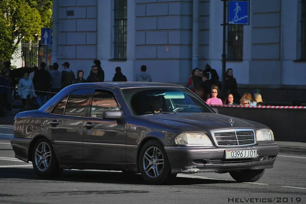 Купить мерседес в таджикистане. Mercedes Benz w202 Душанбе. Мерс 202 Душанбе. Мерседес в Таджикистане Душанбе. Таджикский Мерседес Бенц.