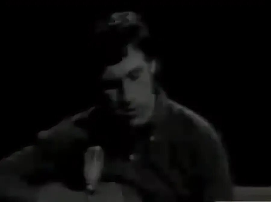 Песня высоцкого их восемь нас. Песня высоцкого их восемь нас. Высоцкого 28. Песня высоцкого их восемь нас. Йога владимира высоцкого.