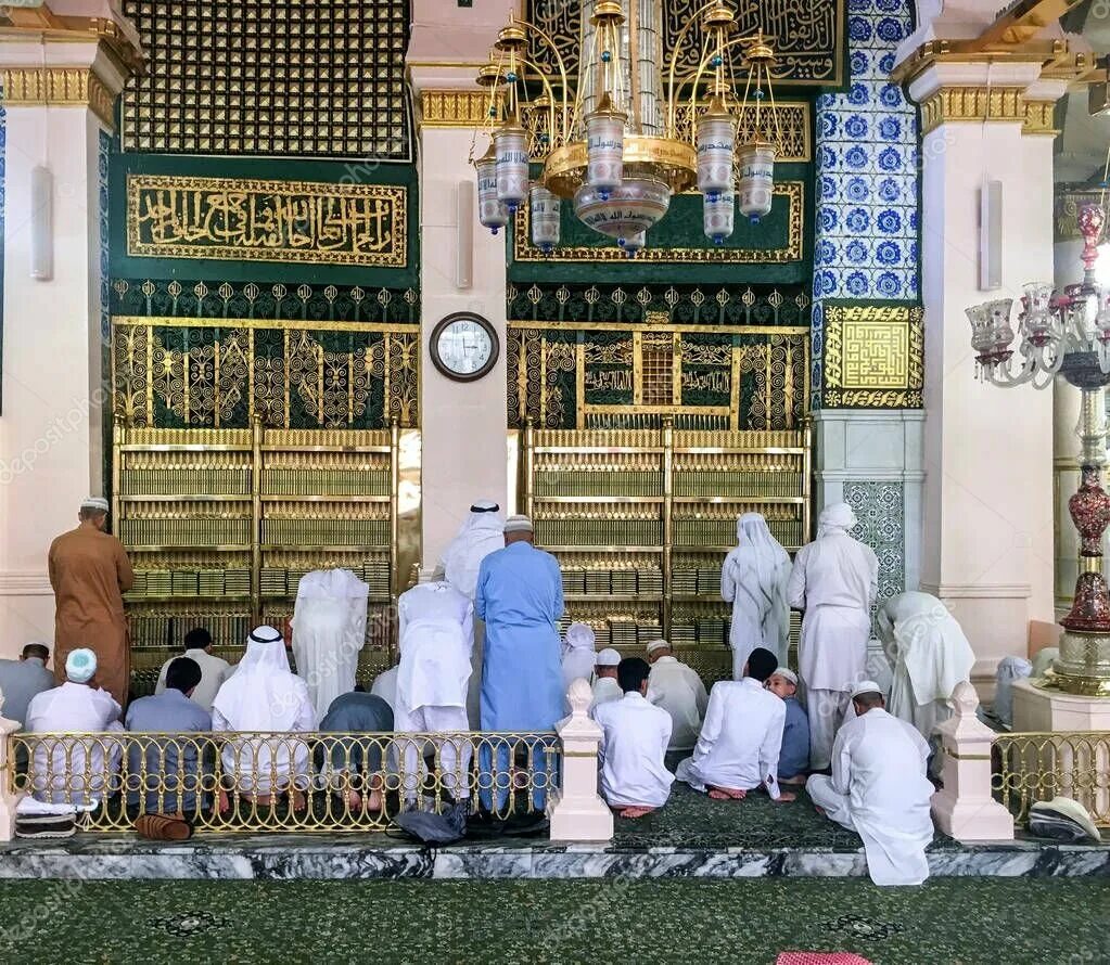 Мухаммад в мекке. Могила пророка Мухаммеда. Мекка могила пророка Мухаммеда. Гробница Мухаммада в мечети пророка в Медине. Медина Саудовская Аравия могила пророка.