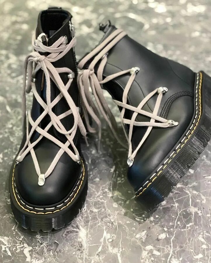 Rick owens martens 1460. Dr martens rick owens. rick owens x dr martens 1460. dr martens x rick owens. dr martens rick owens ботинки.