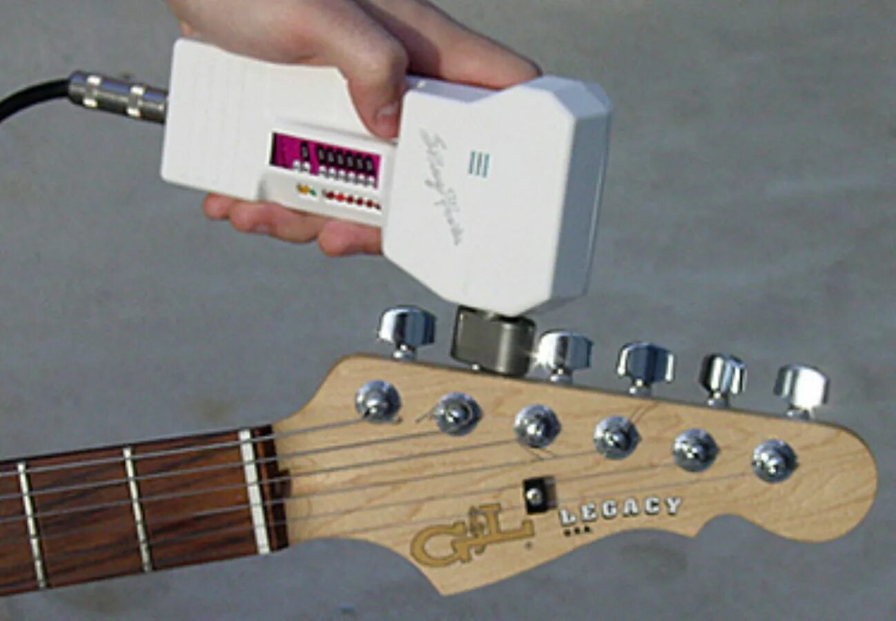 8 string tremolo. Электрогитара ltd fx-260sm. Ibanez m8m. Тюнер нужен для начинающего гитариста?. Aria pro 2 guitars.