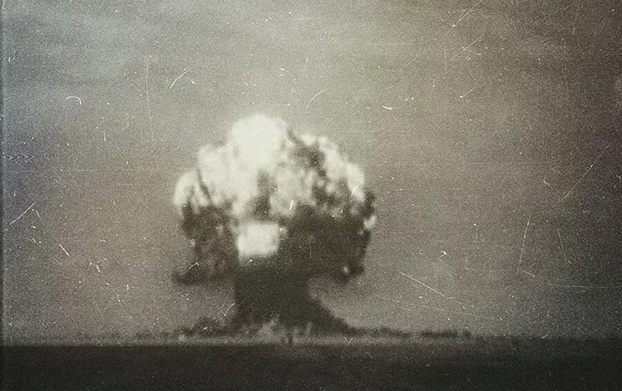 Ссср испытание. Атомная бомба РДС-1 взрыв. Атомная бомба СССР 1949. Испытание атомной бомбы в СССР 1949. Первый ядерный взрыв в СССР 1949.